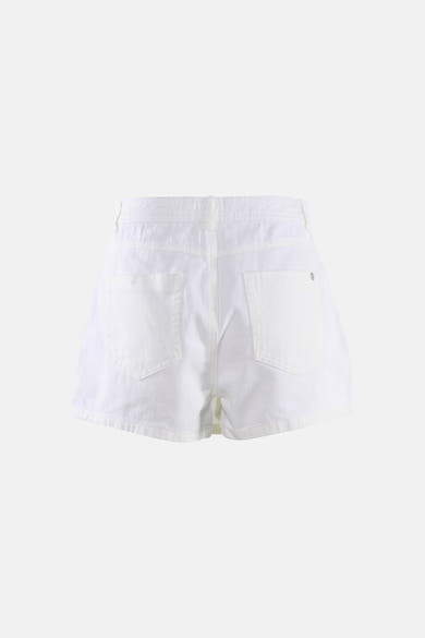 Korte witte spijkerrok van ONLY®, van achteren gezien met achterzakken en riemlussen.