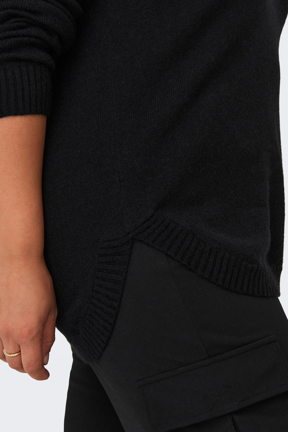 Pull col V Noir - CARMAKOMA