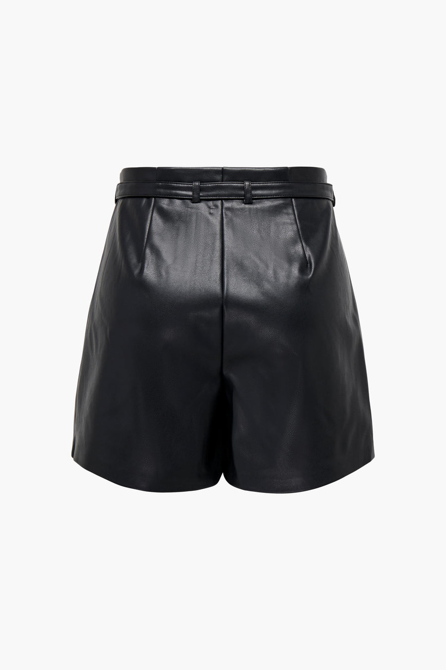 Korte leren short van ONLY®, met bijpassende ceintuur in de taille.