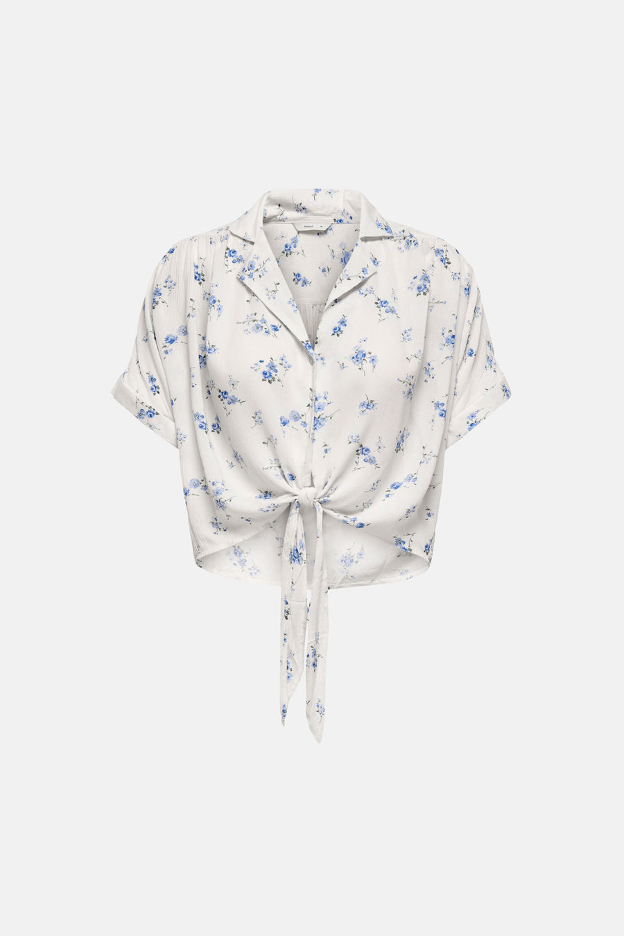 Wit overhemd met korte mouwen in textielstof van het merk ONLY® met blauwe bloemenprint, geknoopt aan de voorkant.