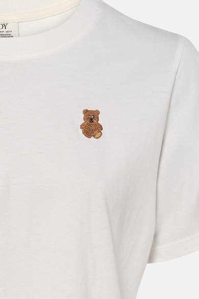 Wit T-shirt van JDY met een kleine bruine teddybeer borduursel op de borst.