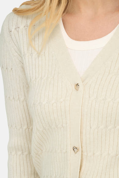 Cardigan beige en maille ONLY®, avec boutons décoratifs en forme de cœur.