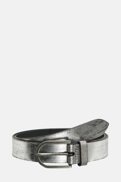 Ceinture argentée de ONLY, avec boucle classique en métal vieilli et texture patinée.

