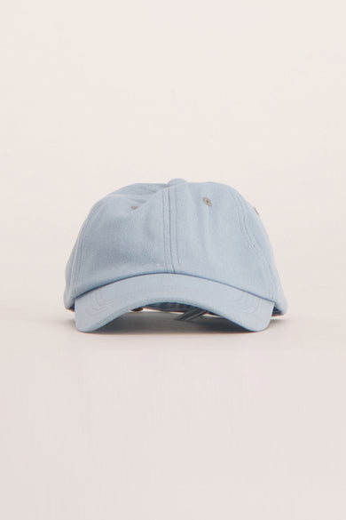Lichtblauwe pet van ONLY, van canvas met discrete details.