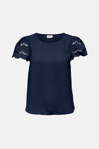T-shirt bleu à manches courtes de JDY, avec manches ajourées festonnées.
