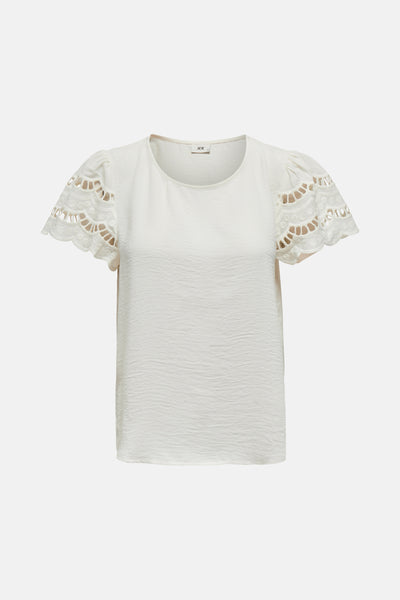 Ecru T-shirt met korte mouwen van JDY, met ajourdetails en pofmouwen.