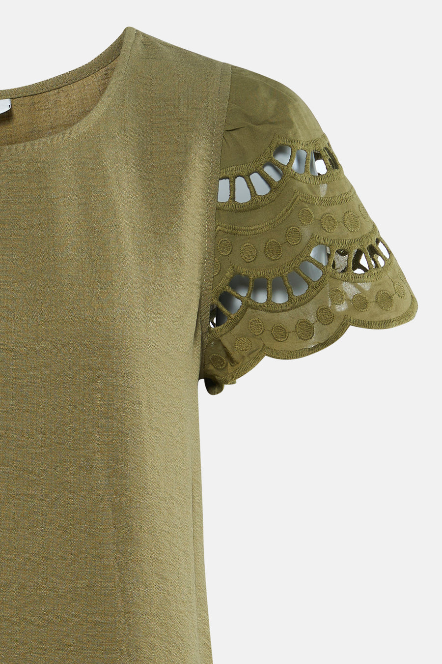 T-shirt vert texturé de JDY, avec manches courtes à broderie anglaise ajourée et festonnée.