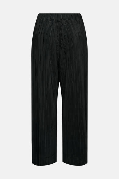 Zwarte geplooide broek van ONLY, met elastische tailleband en een relaxte pasvorm.