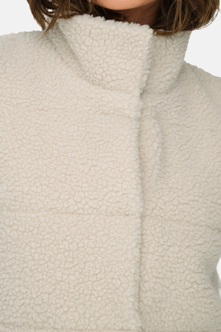 Veste sans manches écrue de ONLY, en sherpa texturé avec col montant.