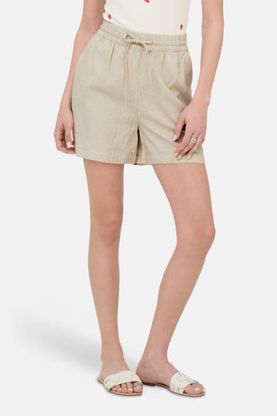 Korte beige van JDY, met trekkoord en subtiele textuur.