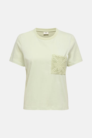 JDY groen T-shirt, achterkant op effen witte achtergrond.