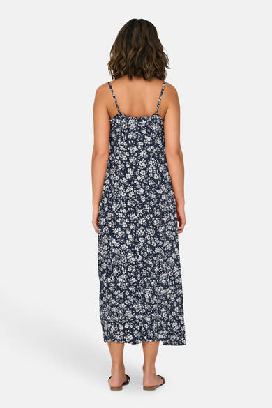 Robe longue bleue à motif floral de ONLY®, vue de dos avec bretelles fines.