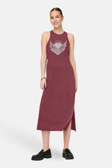 Robe longue rouge de ONLY, avec un imprimé graphique sur le devant et une fente latérale.