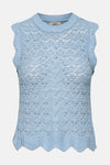 Top sans manches bleu de JDY avec motif ajouré et finitions festonnées.