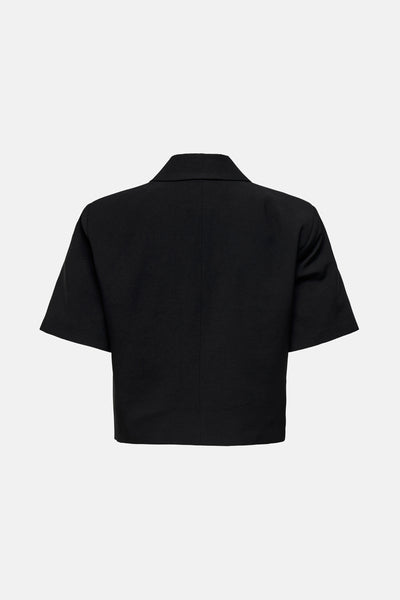 Chemise noire à manches courtes de JDY, vue de dos, coupe courte et col tailleur.