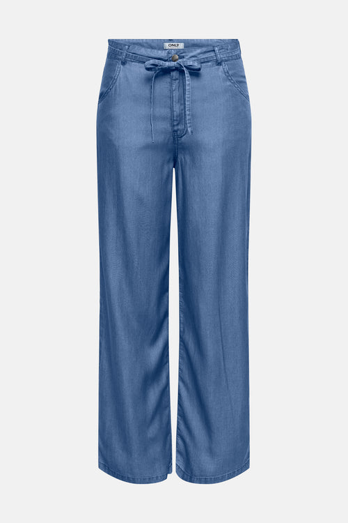 Pantalon en denim bleu moyen de ONLY, coupe ample avec une ceinture à nouer.