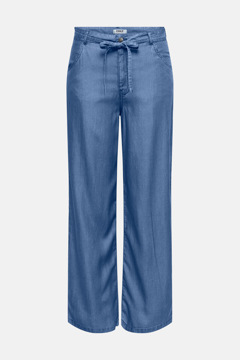 Pantalon en denim bleu moyen de ONLY, coupe ample avec une ceinture à nouer.