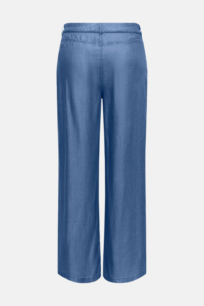 Pantalon en denim bleu moyen de ONLY®, vue arrière, coupe large et décontractée.