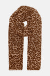 Bruine sjaal met luipaardprint van ONLY, met een delicaat plooieffect.