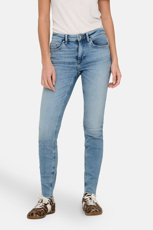 BLUSH - light blue denim