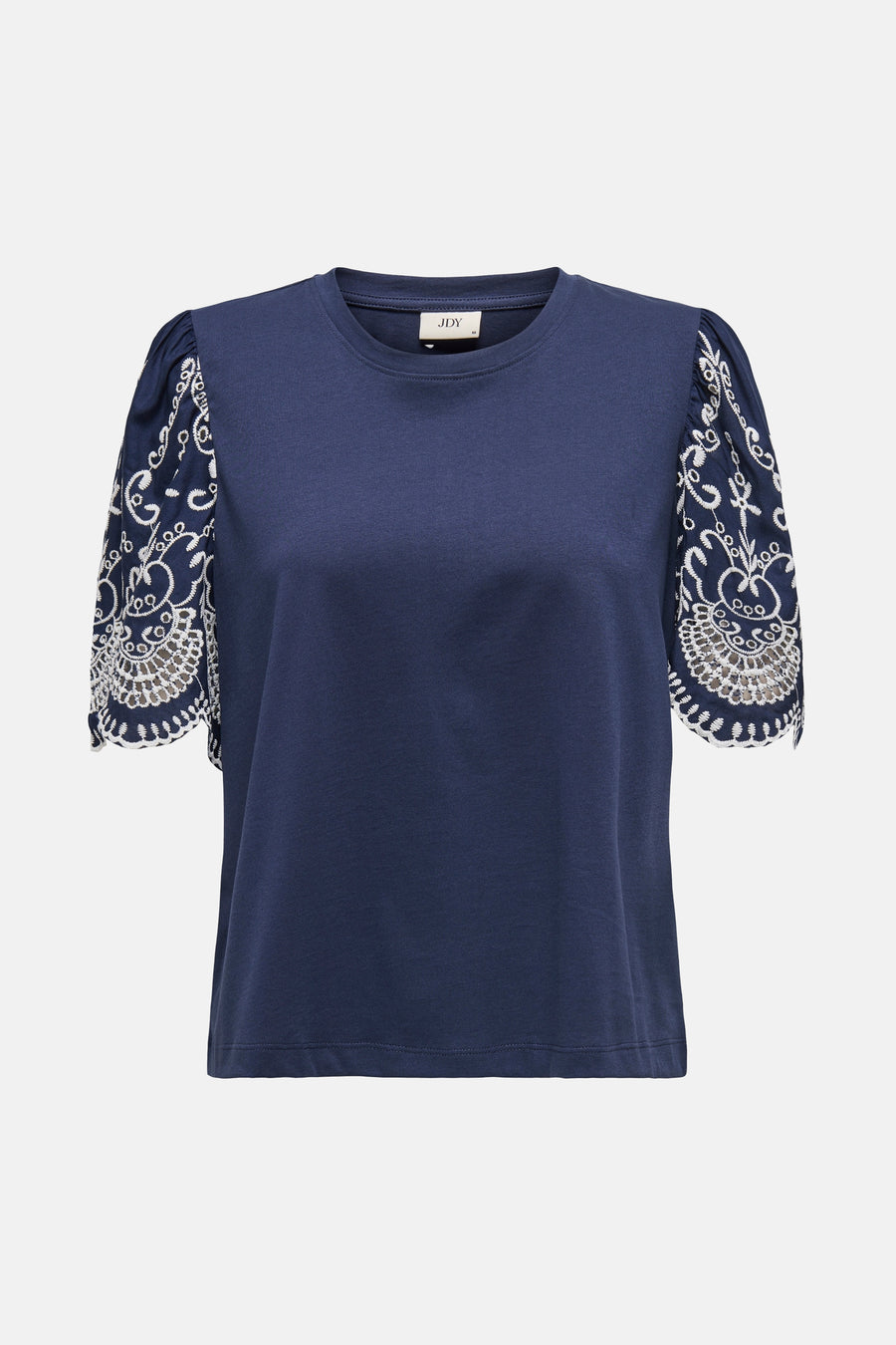 T-shirt bleu à manches courtes par JDY, avec manches bouffantes et détails en broderie ajourée.