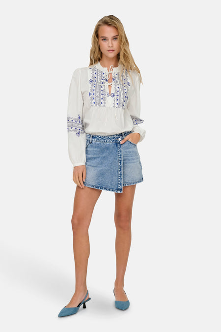 Short - light blue denim