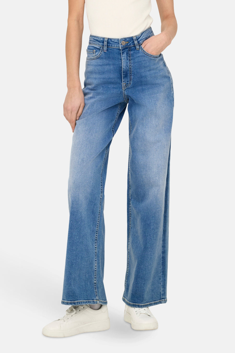 Wijde jeans van middinblauw denim van JDY, met hoge taille, vijf zakken en contrasterende stiksels.