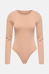 Beige body van ONLY, met lange mouwen en aansluitende pasvorm.