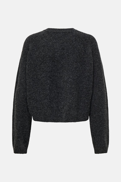 Cardigan gris en maille par ONLY®, avec une texture douce et une coupe ample.