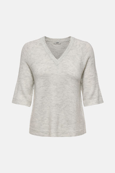 Pull blanc à col en V par JDY, avec manches trois-quarts.