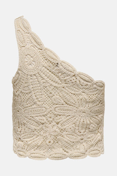 T-shirt écru en crochet de ONLY, orné de motifs floraux et d'une bretelle asymétrique.

