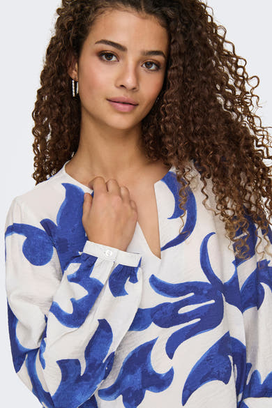 Blouse met lange mouwen in blauw en wit van JDY, abstract patroon, mouwen met knoopmanchetten.