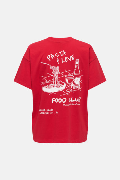 T-shirt rouge à manches courtes de ONLY, avec motif graphique de pâtes et slogan Food Club au dos.