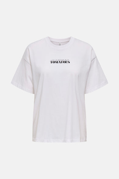 Wit T-shirt met korte mouwen van ONLY®, bedrukt met tomaten en de tekst "Tasty Tomatoes" op de achterkant.