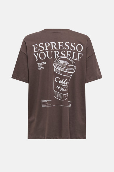 T-shirt à manches courtes brun de ONLY® avec un imprimé de tasse à café sur le dos.
