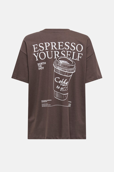 T-shirt à manches courtes brun de ONLY® avec un imprimé de tasse à café sur le dos.
