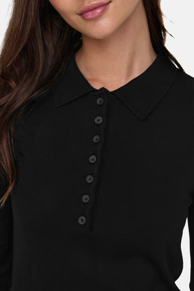 Polo à manches longues noir par ONLY®, avec patte de boutonnage et texture tricotée.
