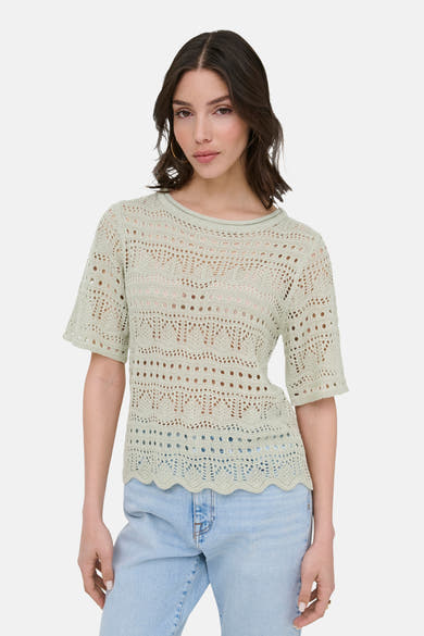 Pull à col rond vert de JDY, en maille ajourée avec manches courtes et bordure festonnée.