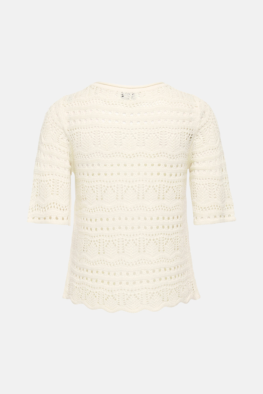 Pull à col rond écru de JDY, avec des motifs ajourés et une texture en crochet.
