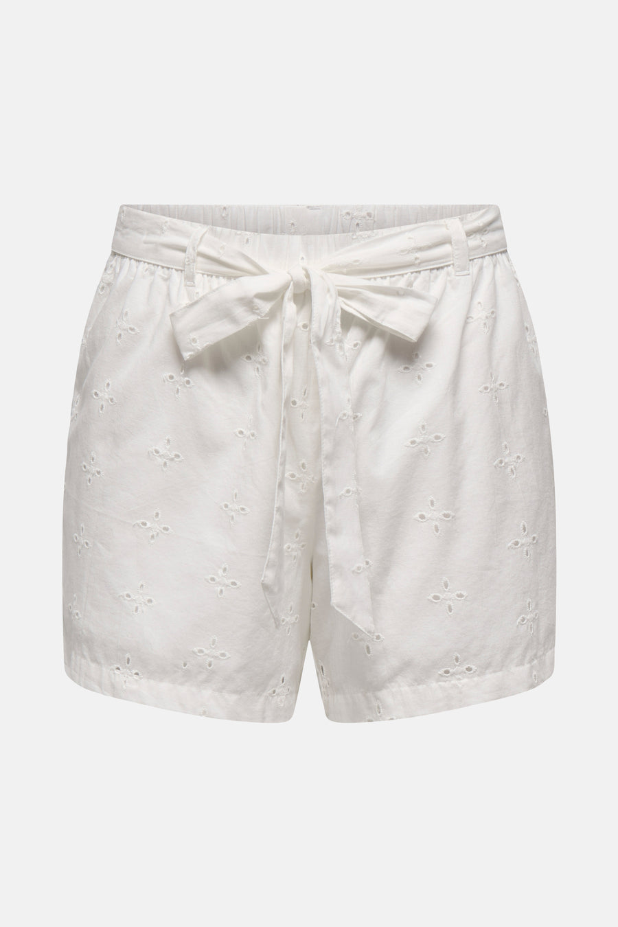 Short blanc de JDY, orné de broderie anglaise délicate et d'une ceinture à nouer.