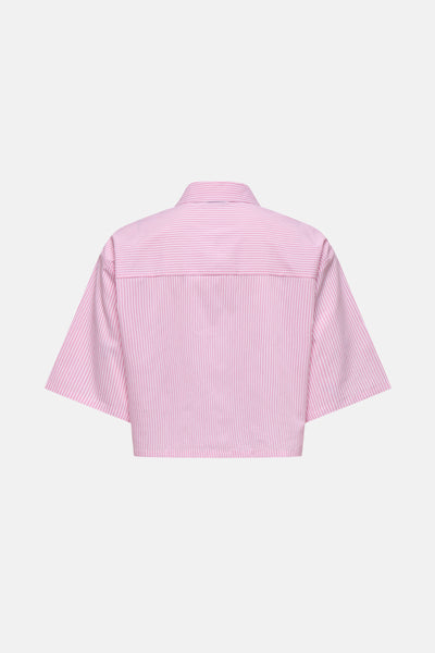 Chemisier rose à rayures de JDY, avec un col classique et des manches courtes amples, vue arrière.
