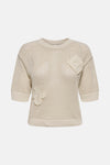 Pull à col rond beige de ONLY, orné de détails ajourés et de fleurs en crochet appliquées.