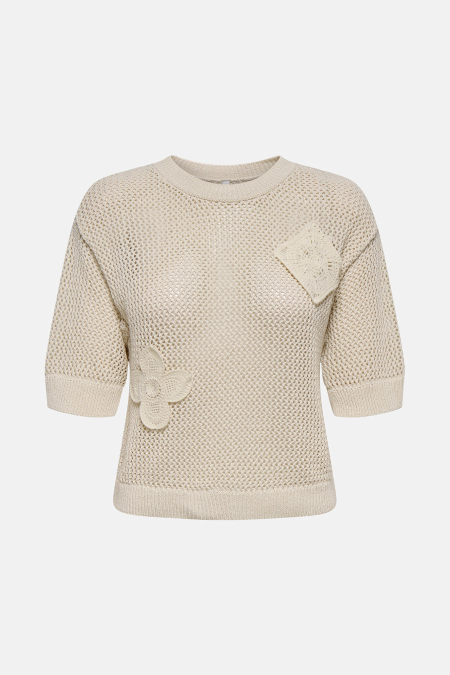 Pull à col rond beige de ONLY, orné de détails ajourés et de fleurs en crochet appliquées.