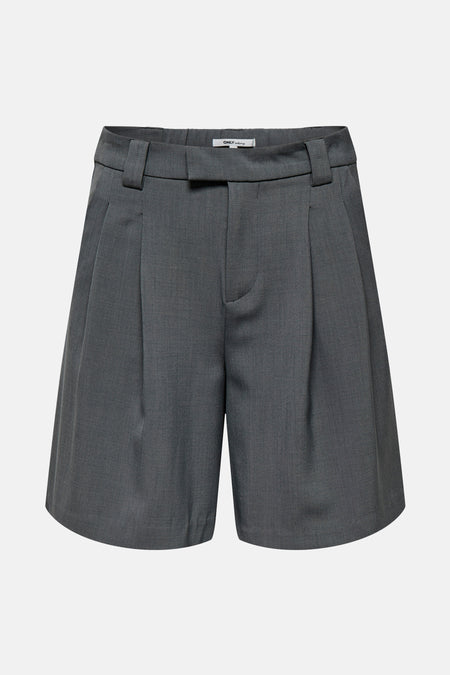 Korte grijze short van ONLY, met elastische tailleband en zichtbare riemlussen, achterzijde.