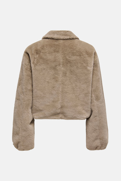 Veste courte beige de ONLY, en fausse fourrure avec un col classique, vue de dos.
