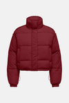 Veste courte rouge de ONLY, avec col montant et coupe courte.