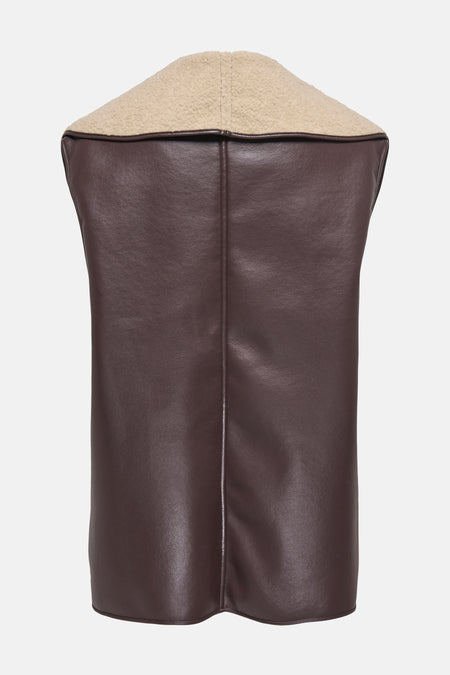 Veste sans manches marron de ONLY avec col en fausse fourrure beige vue de dos.
