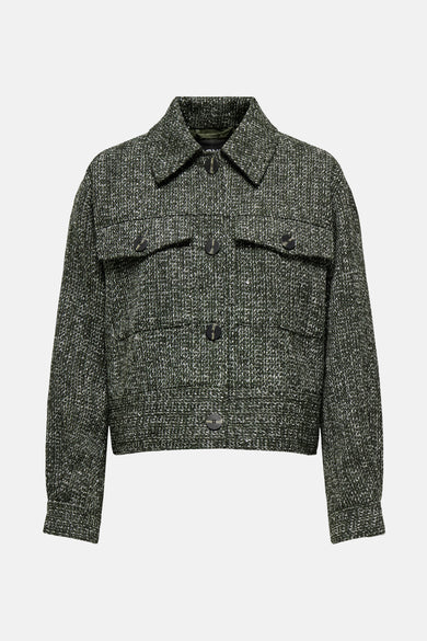 Veste courte verte ONLY® en tweed texturé, avec poches à rabat et boutons noirs.