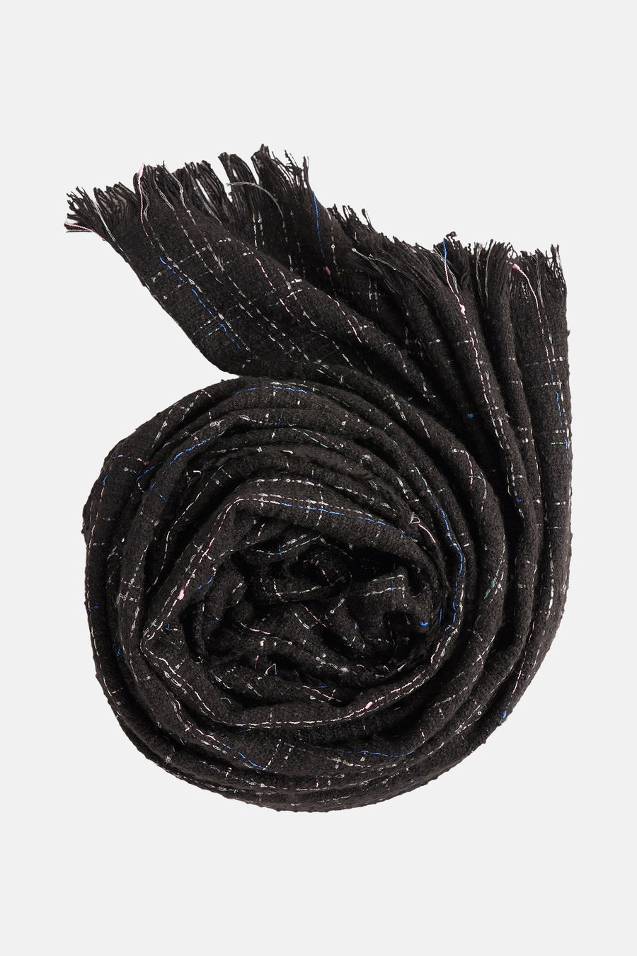 Écharpe noire ONLY®, à motifs tissés discrets et franges délicates sur les extrémités.
