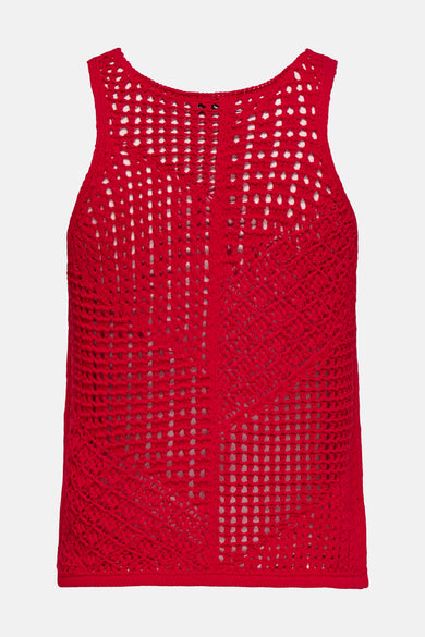 Débardeur rouge en maille ajourée de JDY, avec une texture crochetée et un motif géométrique.